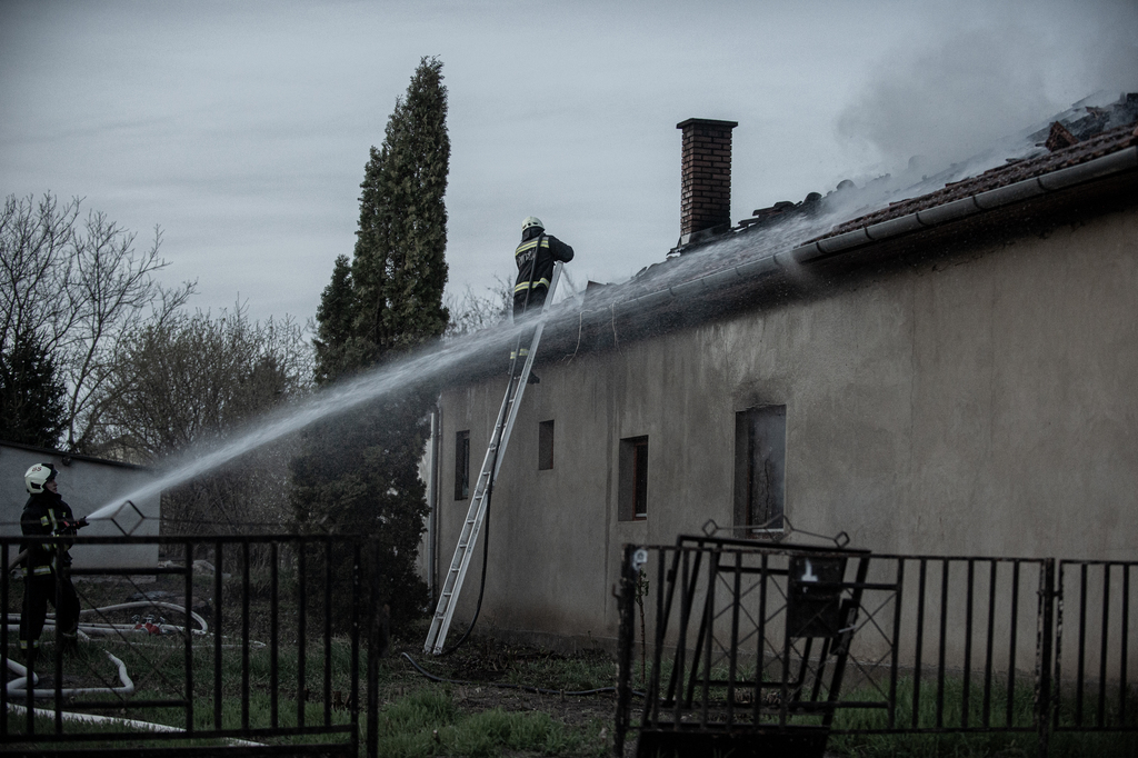 Mindenük bennégett a házban. Fotók: Röhrig Dániel (7 / 6. kép)