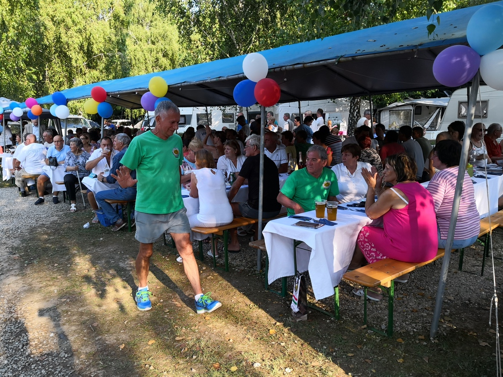 A kempingesek (7 / 1. kép)