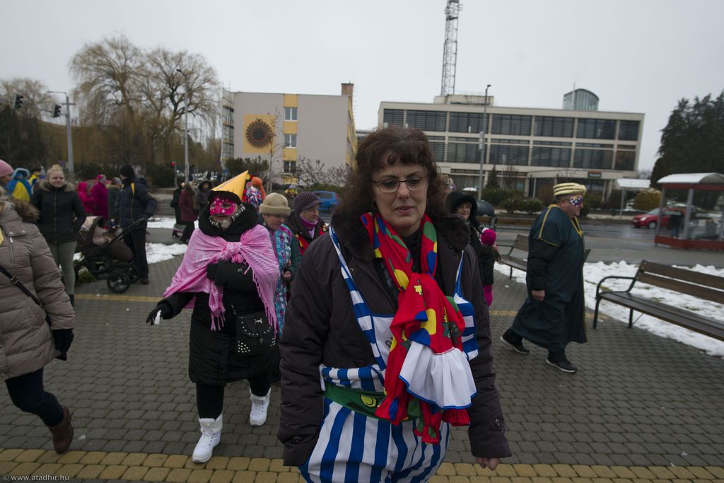 Elégették minden baj jelképét (85 / 6. kép)