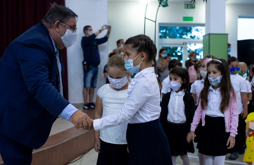 Évnyitó a COVID-vírus árnyékában a nagyatádi Bárdos iskolában
