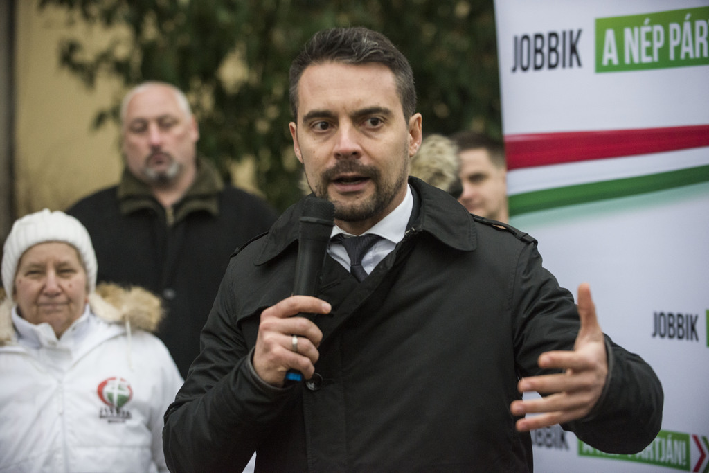 A Jobbik miniszterelnök-jelöltjének nagyatádi látogatása (16 / 8. kép)