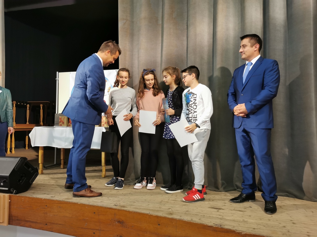Képek a hittanversenyről (8 / 7. kép)