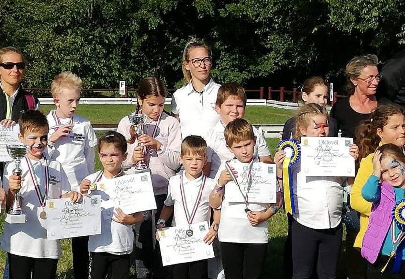 Szép eredményeket értek el az atádi aranylovasok