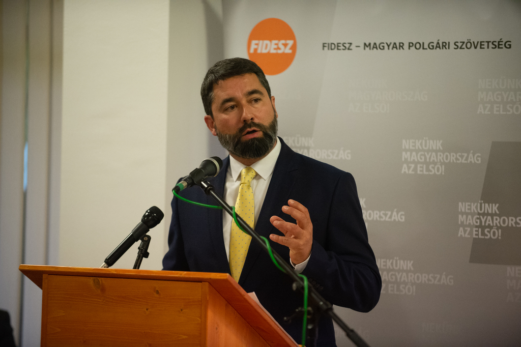 A Fidesz lakossági fóruma Nagyatádon (11 / 8. kép)