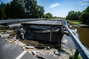 A Böhönye-Segesd közti híd az áradás után