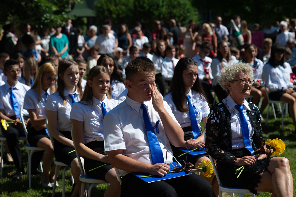 Ballagás az Árpád iskolában (18 / 10. kép)