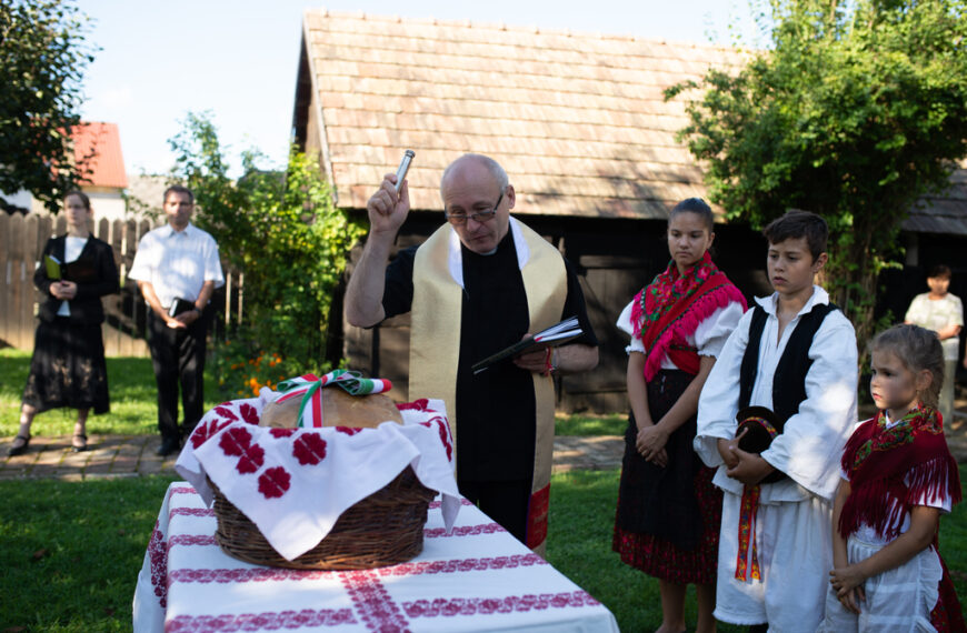A régi időkben nagy becsben tartották a kenyeret