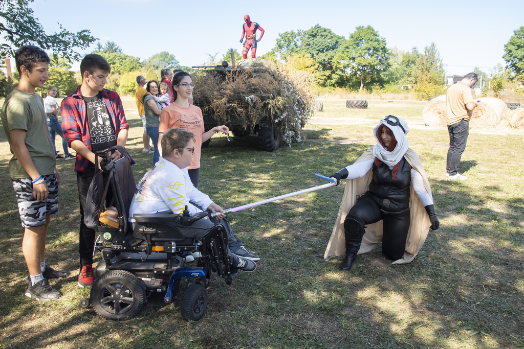 Hamupipőke, Leia hercegnő és Pókember jött sérült nagyatádi gyerekekhez (13 / 10. kép)