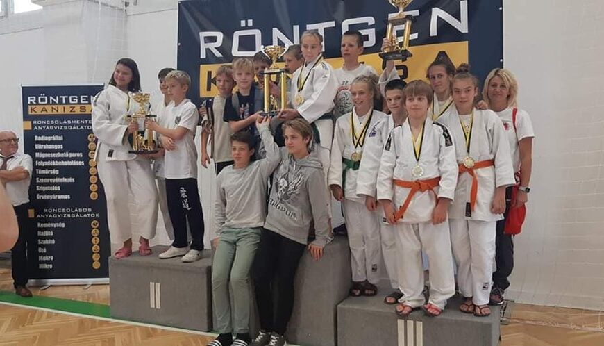 A Röntgen Kupa dobogósai