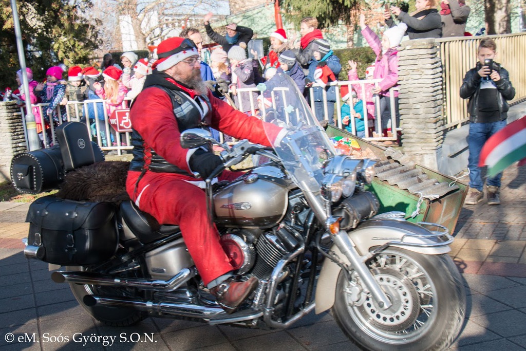 Motoros mikulások (10 / 9. kép)