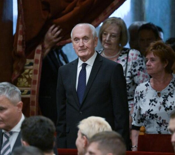 Köztársasági elnökké választották Baka Andrást