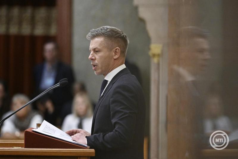 Adócsökkentés, dupla családi pótlék és béremelések – bemutatta a kormány a 2027-es költségvetés terveit