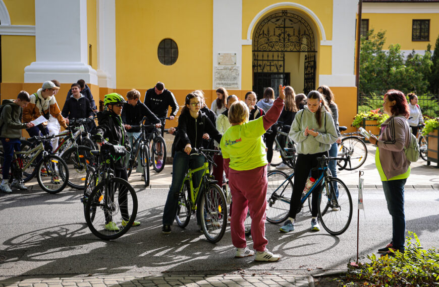 Két keréken keresték a kincset a nagyatádi fiatalok
