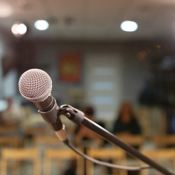 Közbeszéd, közcsend