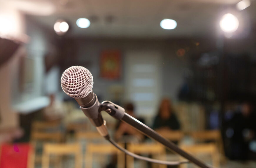 Közbeszéd, közcsend