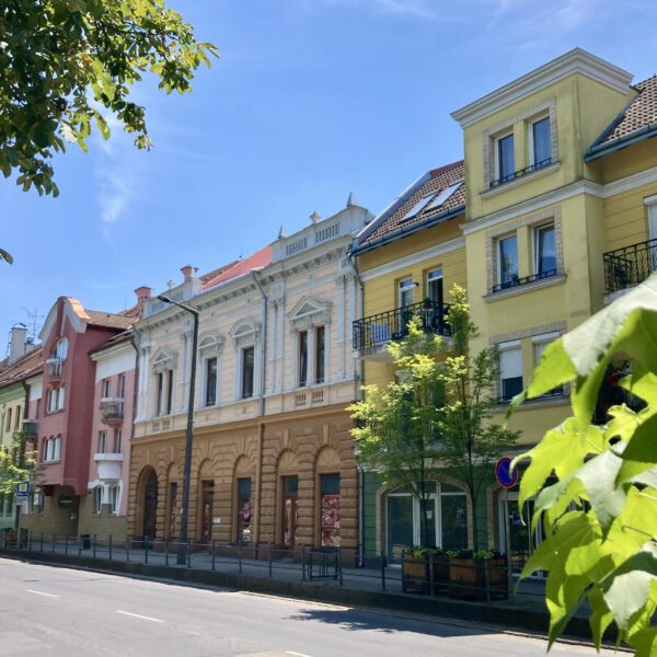 Önkormányzati lakáspályázat fiataloknak a Széchenyi téren